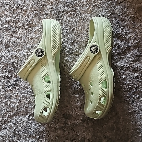 Kids GREEN CROCS - Picture 4 of 5